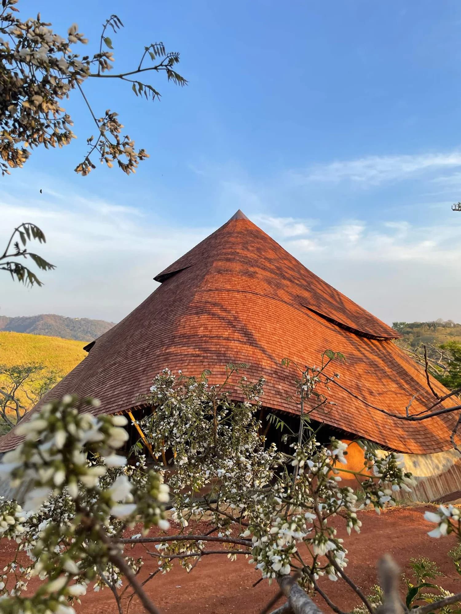 The open-air maloca and gardens at Tierramor